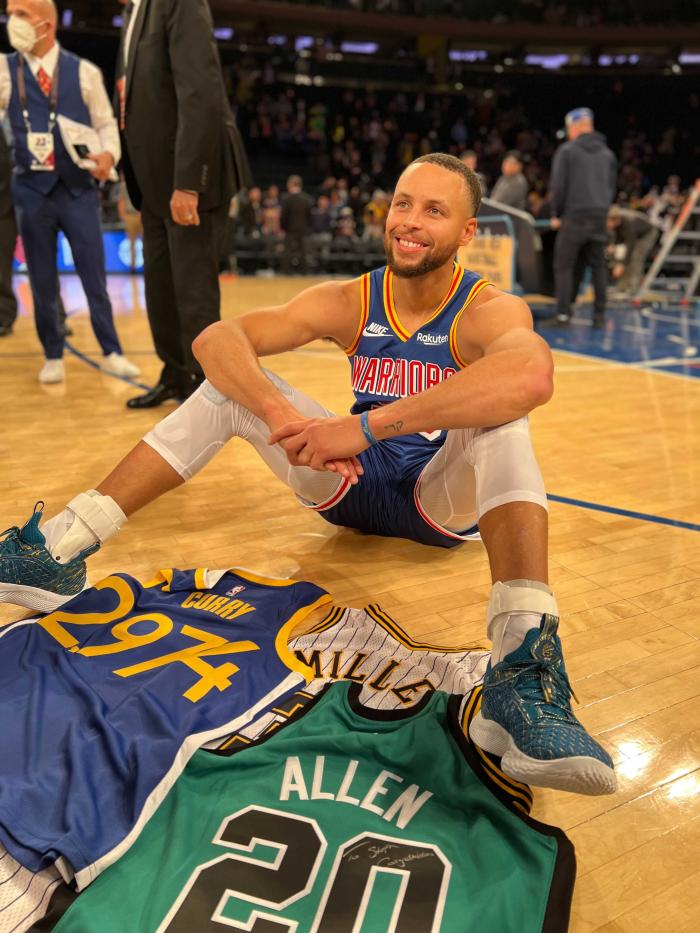 奥兰多魔术训练开放日,转会期复出首秀引欢呼,CBA季后赛在即,更衣室氛围转暖的简单介绍 奥兰多魔术训练开放日,转会期复出首秀引欢呼,CBA季后赛在即,更衣室氛围转暖的简单介绍