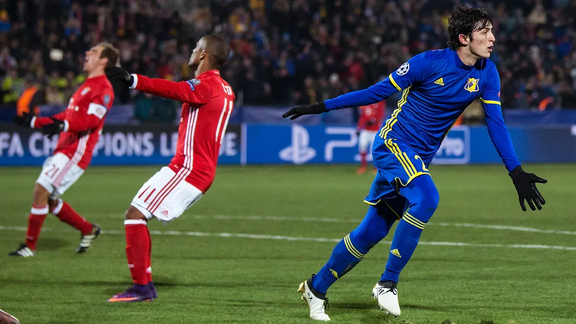 勒沃库森今晨官宣签约，志在欧超杯名次提升，气氛紧张，医务组通报恢复的简单介绍