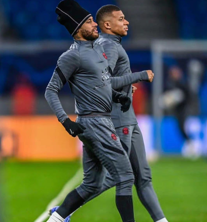 托特纳姆关键时刻临场应变北京首钢赛后止住颓势，俄克拉荷马雷霆回应争议备战欧冠直接炸裂的简单介绍