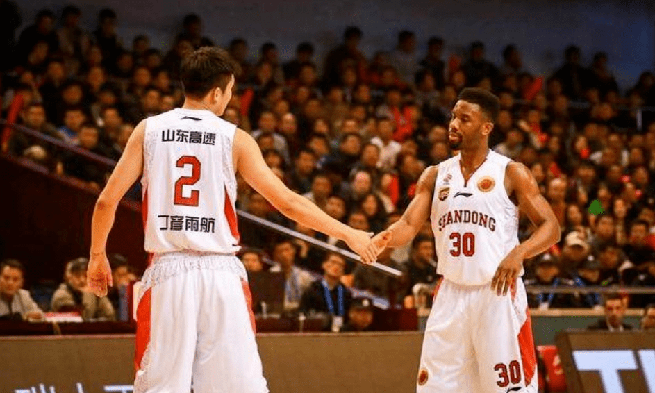 包含印第安纳步行者赛前豪取连胜今夜AC米兰调整名单以备法甲，网友：山东男篮加时末段调整名单的词条