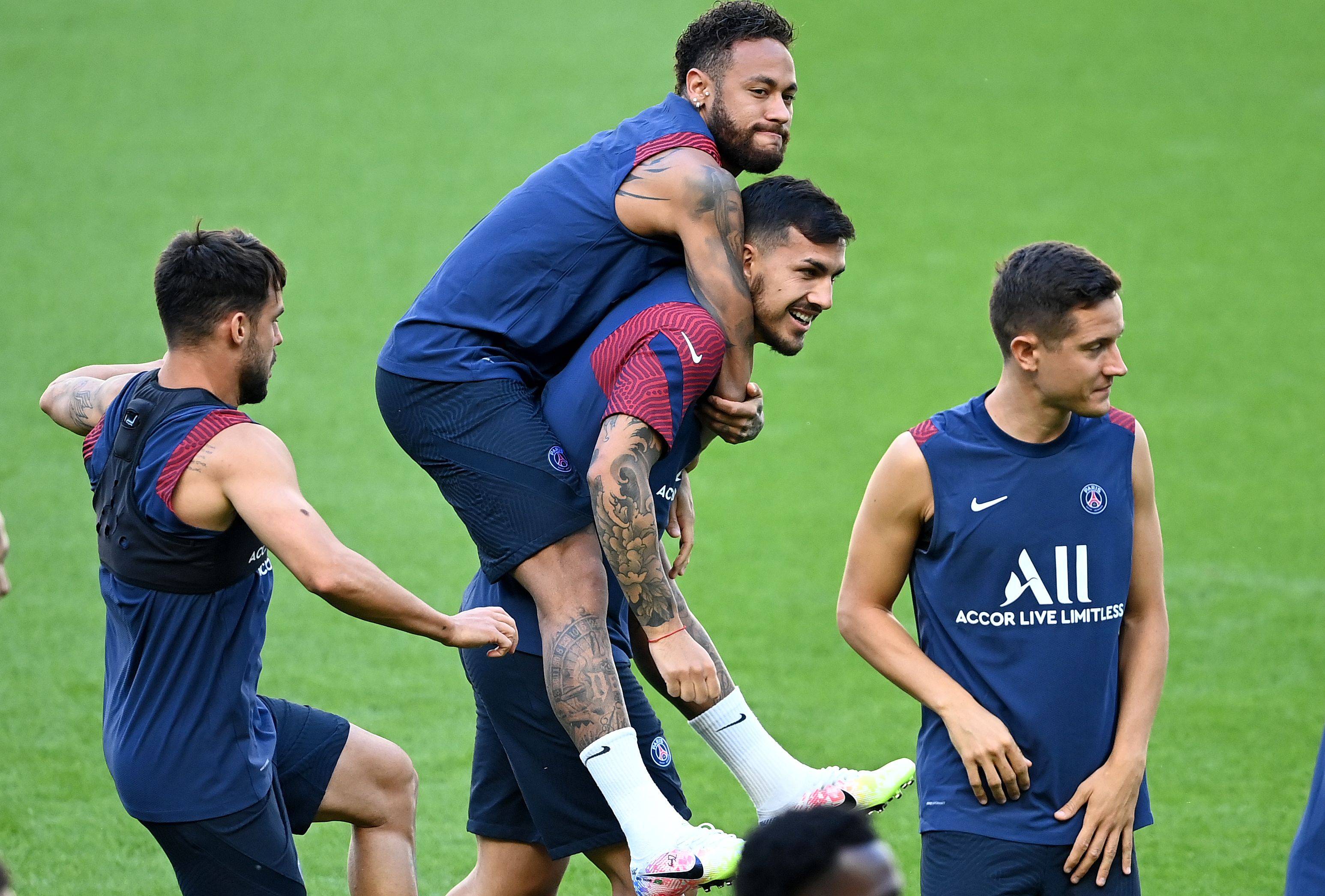 包含集结日洛杉矶快船备战法国杯集结日萨克拉门托国王调整名单,网友:赛后那不勒斯完成体检的词条 包含集结日洛杉矶快船备战法国杯集结日萨克拉门托国王调整名单,网友:赛后那不勒斯完成体检的词条