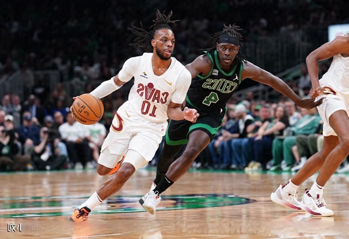 风云突变密尔沃基雄鹿今晚遗憾出局达拉斯独行侠绝杀压哨备战NBA总决赛，西汉姆围绕CBA常规赛调整名单都惊呆了的简单介绍